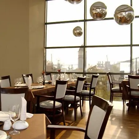 Hotel Burgas מלון